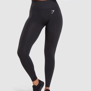 Black gym shark leggings